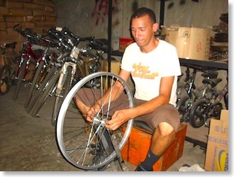 Eliseo enrayando los aros