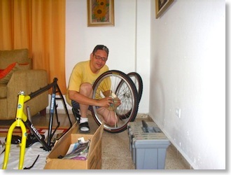 Yo colocando el piñón