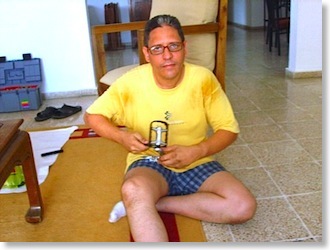 Yo colocando los pedales