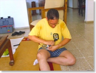 Yo colocando los pedales